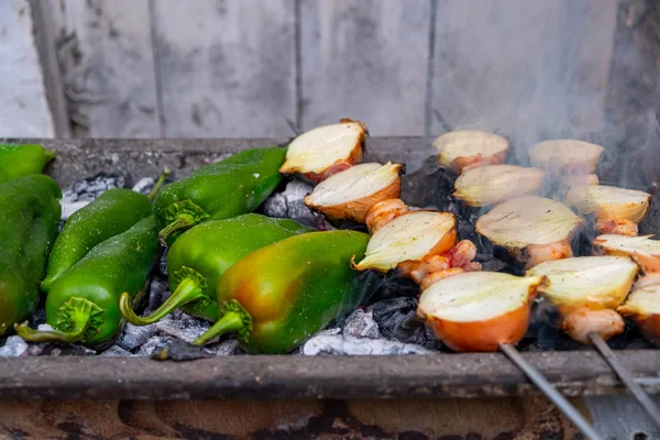 Grillad Grön Paprika Och Lök Grill Vegetariskt Bbq — Stockfoto