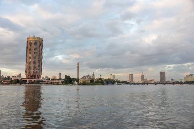 Kahire / Mısır - Aralık 2015: Nil Nehri manzarası