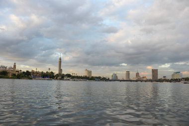 Kahire / Mısır - Aralık 2015: Nil Nehri manzarası