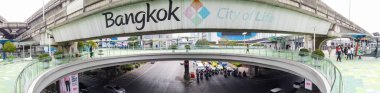 Bangkok, Tayland Şubat 2020, Bangkok Tayland. Ulusal Stadyum BTS istasyonunun BTS Skywalk MBK Merkezi