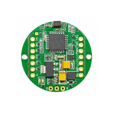 Yeşil yuvarlak uçlu nabız genişliği modülasyon sönük PCB tahta yüzey bileşenleri yakın çekim üst görünüm