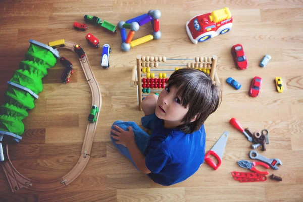 Gyermek óvodai, abacus, és egyéb játékok, ül játék — Stock Fotó