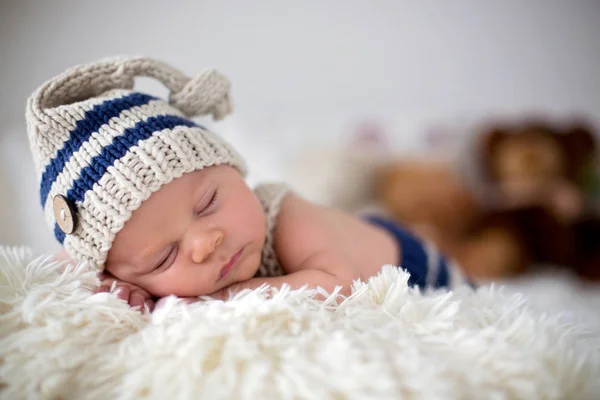 Menino, dormindo — Fotografia de Stock