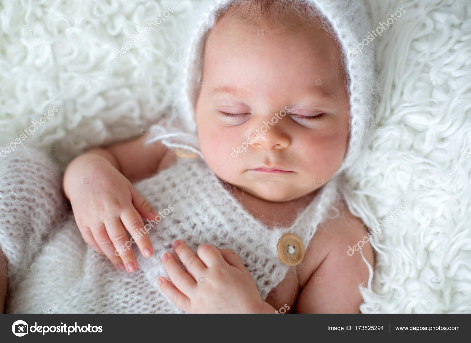 Beautiful newborn baby boy, sleeping Stock Photo by ©t.tomsickova ...