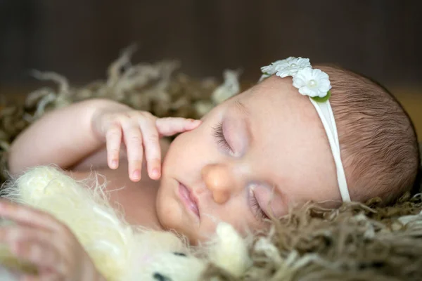 Sluiten Portret Van Pasgeboren Baby Meisje Studio — Stockfoto