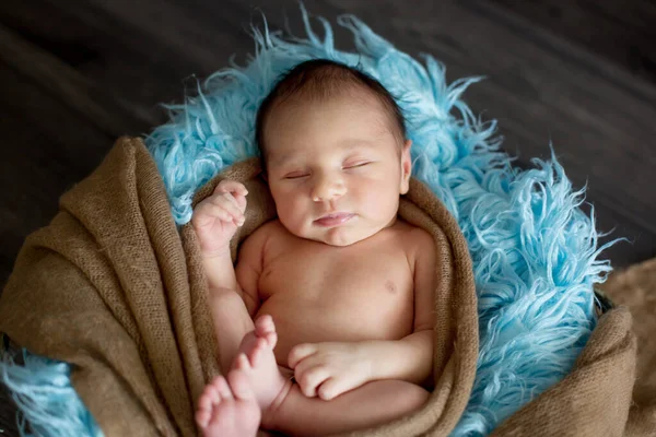 Cute Little Newborn Baby Boy Sleeping Basket Colorful Wrap — Stock Photo, Image
