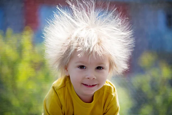 Static electricity hair Stock Photos, Royalty Free Static electricity hair Images | Depositphotos Static electricity hair Stock Photos, Royalty Free Static electricity hair Images | Depositphotos