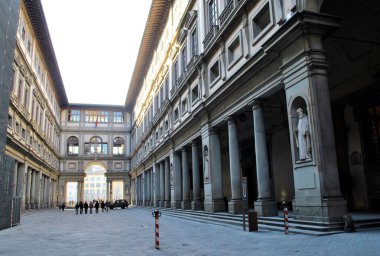 Eski İtalyan kasabası Floransa Uffizi Galerisi Güzel sanat tarihi mermer heykel