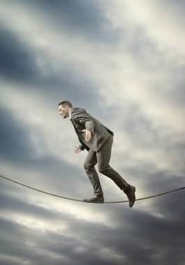 işadamı ipte yürümek