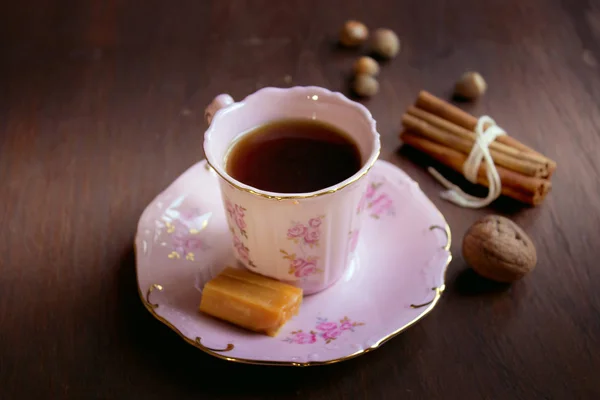 Tazza di caffè con dolce — Foto Stock