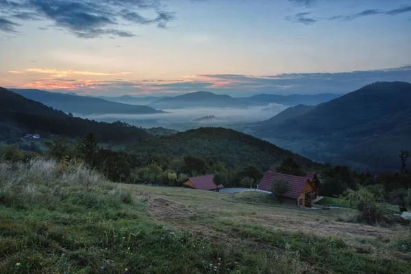 Sunrise Misty Hills de paysage — Photo