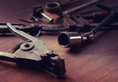 Eski Metal paslı araçları