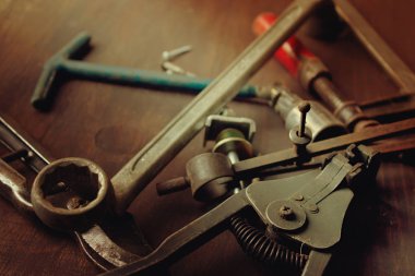 Eski Metal paslı araçları