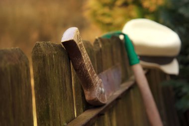 Bahçe aletleri kapatın.