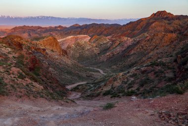 Kazakistan 'ın ulusal, doğal parkındaki Charyn Nehri Kanyonu.