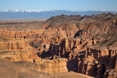 Kazakistan 'ın ulusal, doğal parkındaki Charyn Nehri Kanyonu.