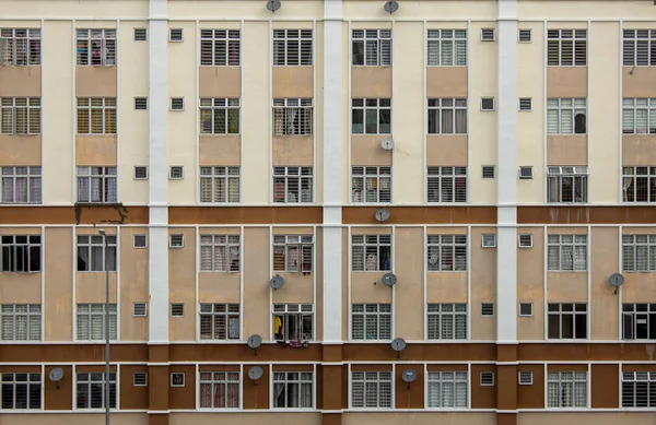 Kota kinabalu, sabah / malaysia - 19. Oktober 2019: Fenster und Muster in moderner Wohnanlage in kota kinabalu — Stockfoto