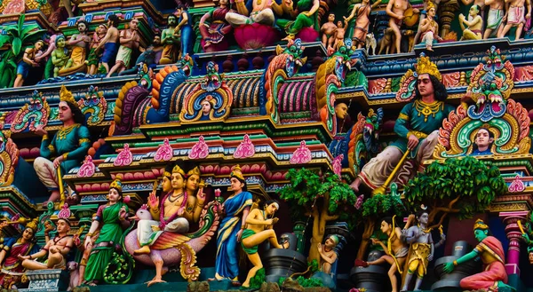 Vista da vicino del gopuram (torre) del Tempio di Kapaleeshwarar, Mylapore, Chennai, India — Foto Stock