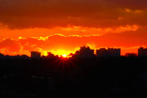 Miasto Słońce Niebo Zachód słońca — Zdjęcie stockowe