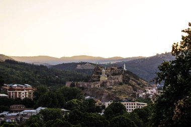 eski şehir dağ nehir