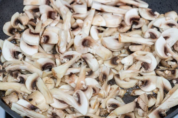 Frische Champignons Kochen Hautnah Champignons Scheiben Braten Gebratene Pilze Lebensmittel — Stockfoto