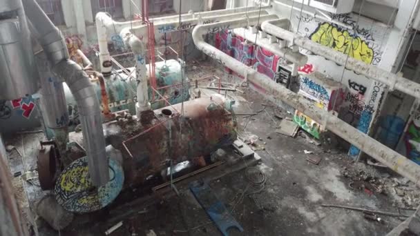 Slow Tilt Shot Impresively Vandalised Industrial Machine Room — Stock video