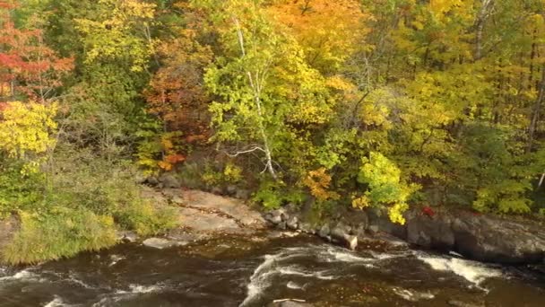 Dramatic Rocky Formation Guide Water River Path — Stock Video