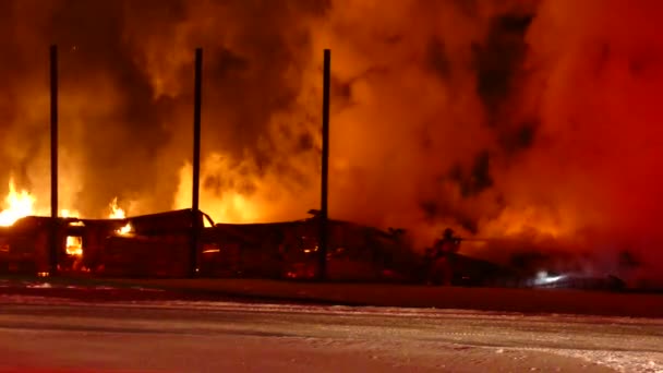 Woeste Pogingen Door Brand Dept Grote Enorme Brand Blussen Winter — Stockvideo