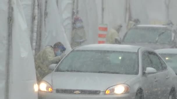 Drive Thru Testovací Zařízení Pro Potenciální Covid Pacientů Městě Montreal — Stock video