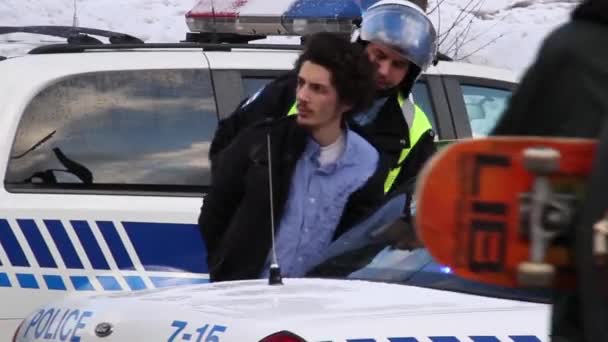 Tutuklanan Aranan Kruvazöre Konan Adam — Stok video