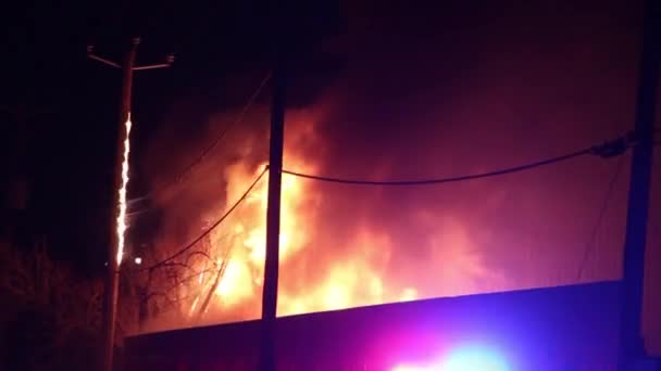 Incendio Edificio Industrial Con Exposición Poste Poder — Vídeos de Stock