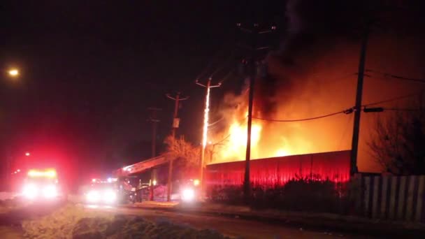Incendio Edificio Industrial Con Llamas — Vídeo de stock