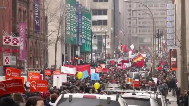 Crowd 10000 Protesters March City Core Street — Stock Video