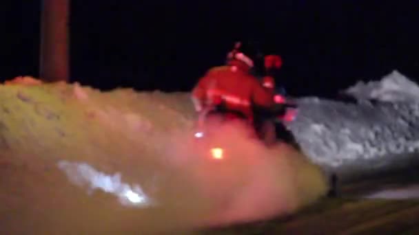 Pompieri Sella Una Motoslitta Ricerca Salvataggio — Video Stock