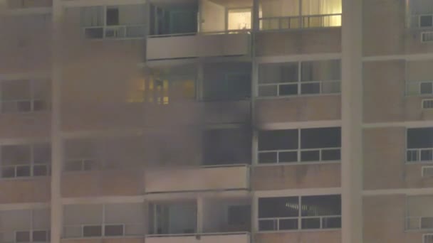 Highrise Fire Smoke Coming Out Higher Floor Balconies — Stock Video