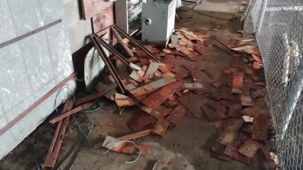 Floor Covered Rusty Metal Plates Vacant Building — Stock Video