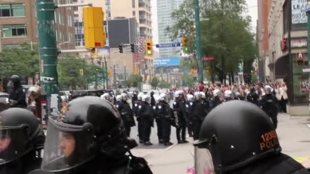 Police Troops Form Defensive Line Protest — Stock Video