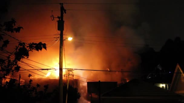 Cloud Glowing Smoke Lit Fire Rises Houses Canadian Neighborhood — Stock Video