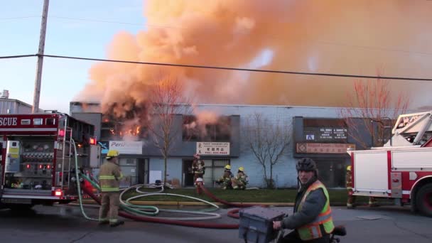 Front Facade View Devastating Building Fire Commercial Area Dawn — Stock Video