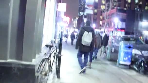 夜间暴徒破坏城市的行为 — 图库视频影像