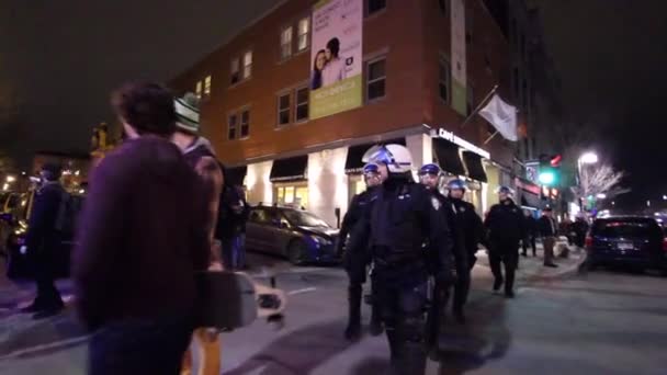 Glidecam Protesto Sırasında Çevik Kuvvet Polislerinin Glidecam Ile Görüntülerini Takip — Stok video