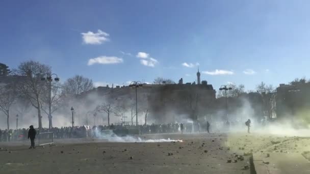 Paris Frankrike Dec 2019 Demonstrationen Används Mer Tårgas — Stockvideo