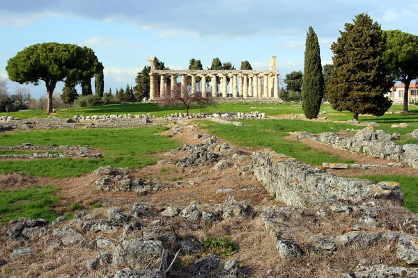 Paestum Starożytne Greckie Miasto Włoszech Dobrze Zachowanymi Ruinami Zabytkowych Świątyń — Zdjęcie stockowe