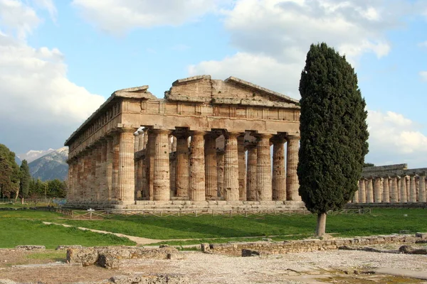 帕斯特姆 古希腊小镇 拥有保存完好的古寺遗址 — 图库照片