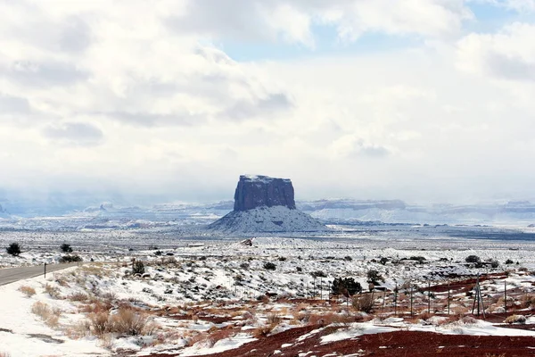 Mitchell Butte Deserto Depois Uma Queda Neve Monument Valley Arizona — Fotografia de Stock