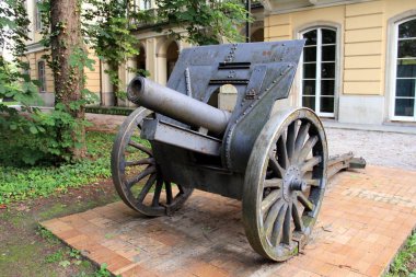 Varşova Üniversitesi, Varşova, Polonya 'da 1920 yılının askeri öğrencilerinin anısına toplandı.