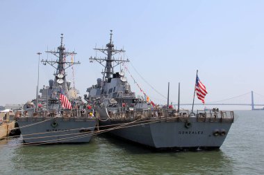 Uss Mitscher ve Uss Gonzalez, Ny Filo Haftası 2012, Staten Island, Ny, Usa - 28 Mayıs 2012