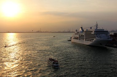 Gümüş Ruh yolcu gemisi Eylül 2012 'de İtalya, Venedik' e demir attı.