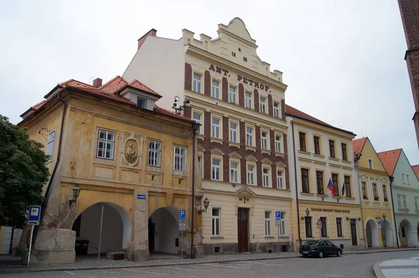 Kolorowe Średniowieczne Barokowe Budynki Starym Mieście Hradec Kralove Czechy Czerwca — Zdjęcie stockowe