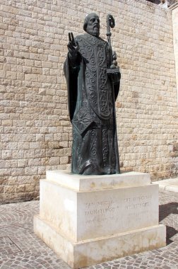 Aziz Niklas Anıtı, Zurab Tsereteli (d. 1934), Saint Nicholas, Bari, Puglia, İtalya - Eylül 2012